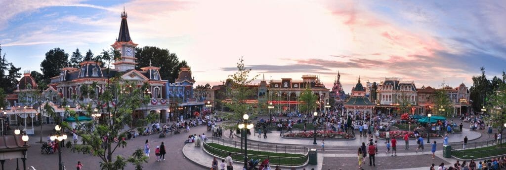 Les meilleurs jeux concours Disneyland Paris - Avril 2023 2 Les meilleurs jeux concours Disneyland Paris pour gagner des séjours de rêve gratuits